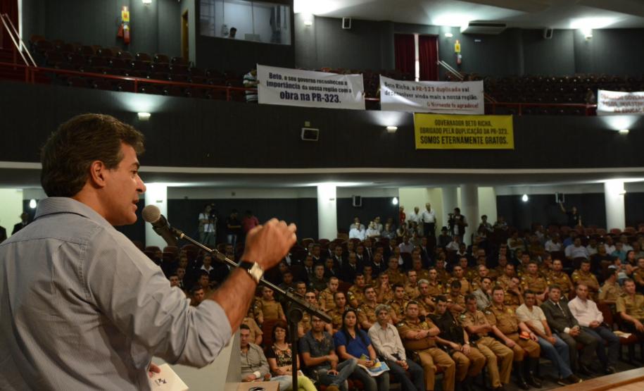 Governador Beto Richa participa da instalação do 25 Batalhão da Polícia Militar. Umuarama, 04/04/2014. Foto:Antonio Costa/ANPr