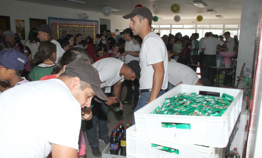 Comunidade participa de evento da PM na UPS Trindade em comemoração a Páscoa Curitiba, 13 de abril de 2014.Assunto: PascoaFoto: Soldado Cristiano Godoi de Andrade-PMPR.