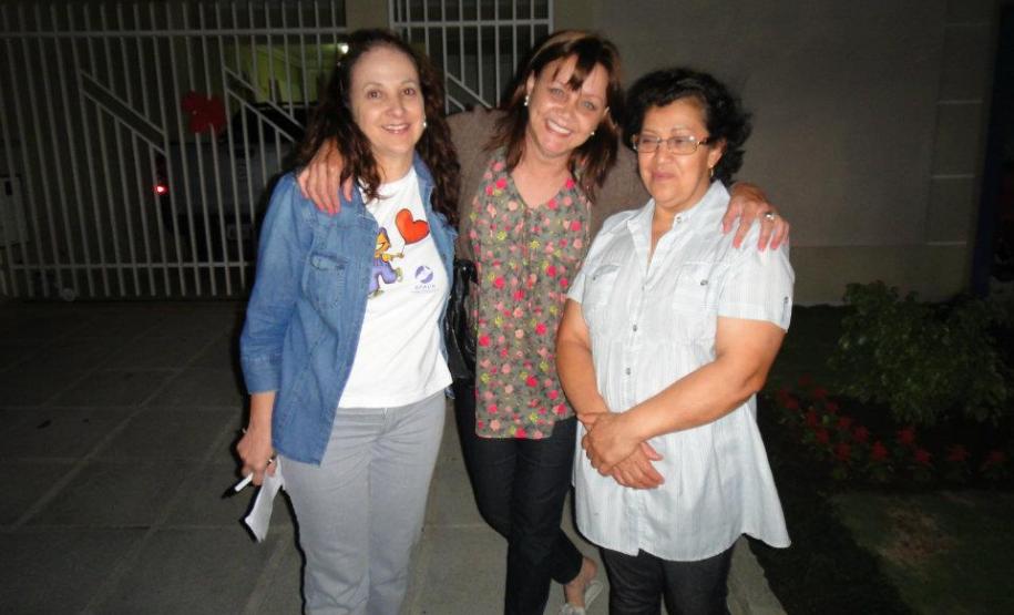 Natal Solidário dos Moradores do Tarumã Por ocasião do periodo de festas e final de ano, os moradores do Tarumã através da D. Odete e amigas decidiram fazer uma festa de Natal de rua usando a rua Prof. Rubens Gomes de Souza como palco para este evento.