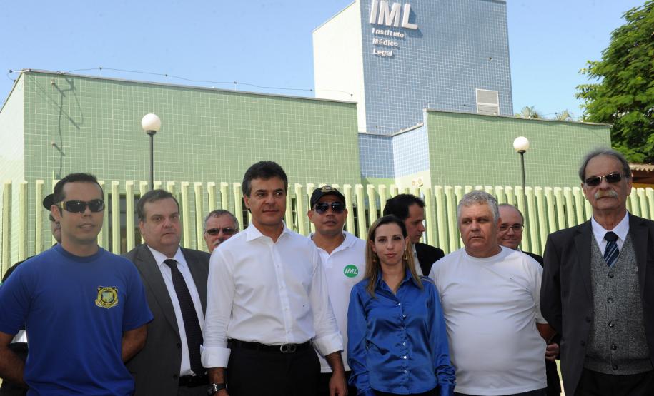 Governador Beto Richa, acompanhado pelo, Secretário de Comunicação Social, Marcelo Catani, Secretário de Segurança, Leon Grupenmacher, Deputado Artagão Junior, Prefeito Edison Kersten e demais autoridades, inaugura a nova sede do IML.Paranaguá, 29/04/2014Foto: Ricardo Almeida / ANPr