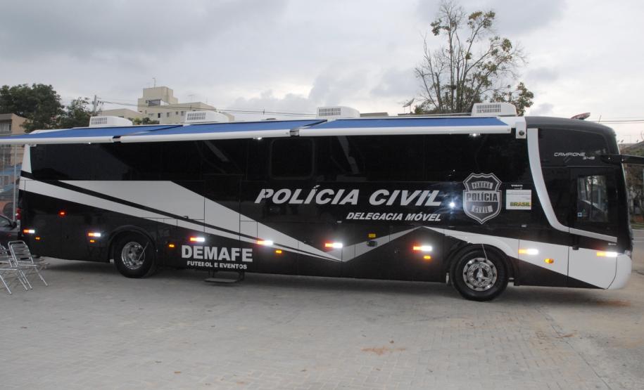 Polícia Civil apresenta ônibus que será utilizado na estrutura de segurança pública para a Copa do Mundo