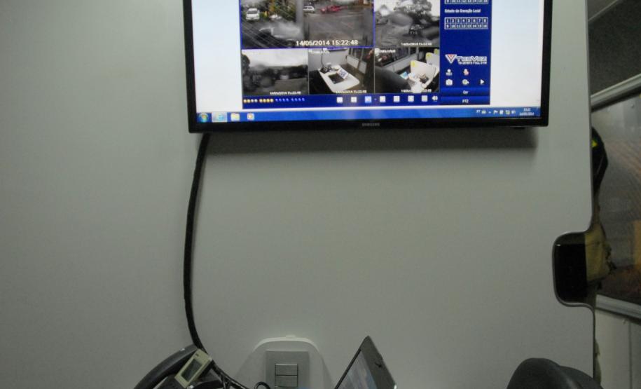 Polícia Civil apresenta ônibus que será utilizado na estrutura de segurança pública para a Copa do Mundo