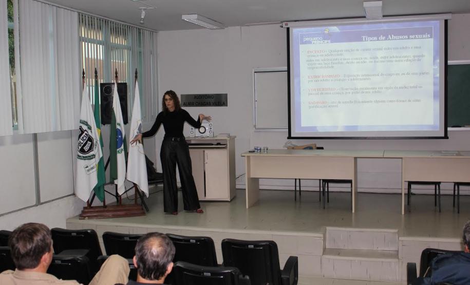 Policiais passam por curso de enfrentamento à exploração sexual, como preparação para a Copa do Mundo