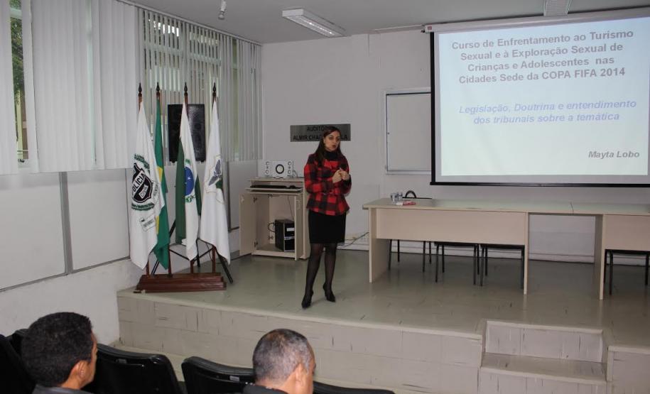 Policiais passam por curso de enfrentamento à exploração sexual, como preparação para a Copa do Mundo