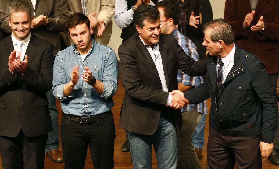 Governo combate a criminalidade com planejamento e investimentos O governador Beto Richa apresentou os novos policiais e bombeiros militares que atuarão em Maringá e região.Maringá, 29-05-14.Foto: Arnaldo Alves / ANPr.