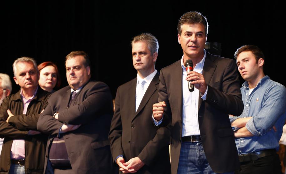 Governo combate a criminalidade com planejamento e investimentos O governador Beto Richa apresentou os novos policiais e bombeiros militares que atuarão em Maringá e região.Maringá, 29-05-14.Foto: Arnaldo Alves / ANPr.