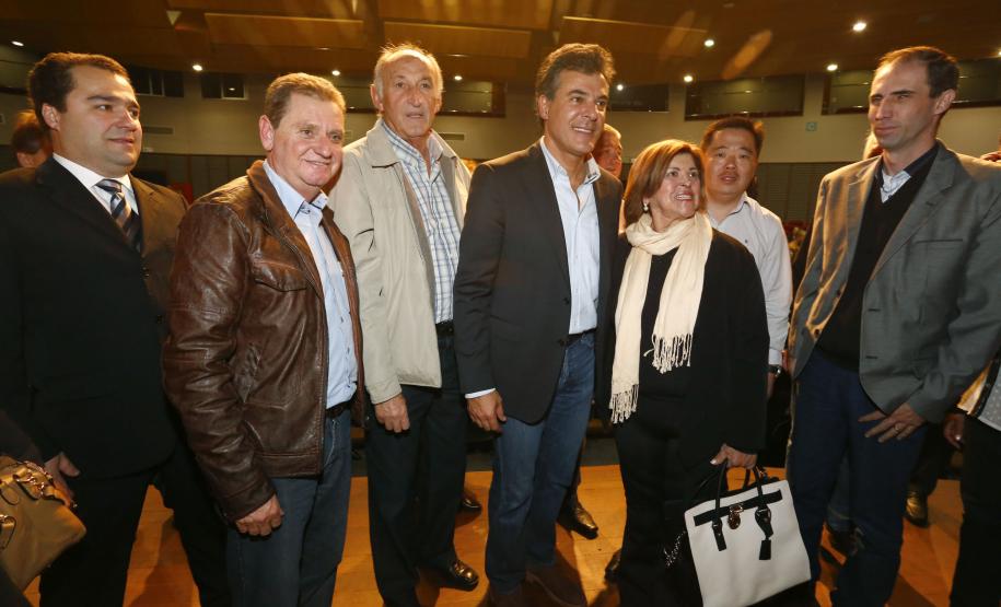 Governo combate a criminalidade com planejamento e investimentos O governador Beto Richa apresentou os novos policiais e bombeiros militares que atuarão em Maringá e região.Maringá, 29-05-14.Foto: Arnaldo Alves / ANPr.