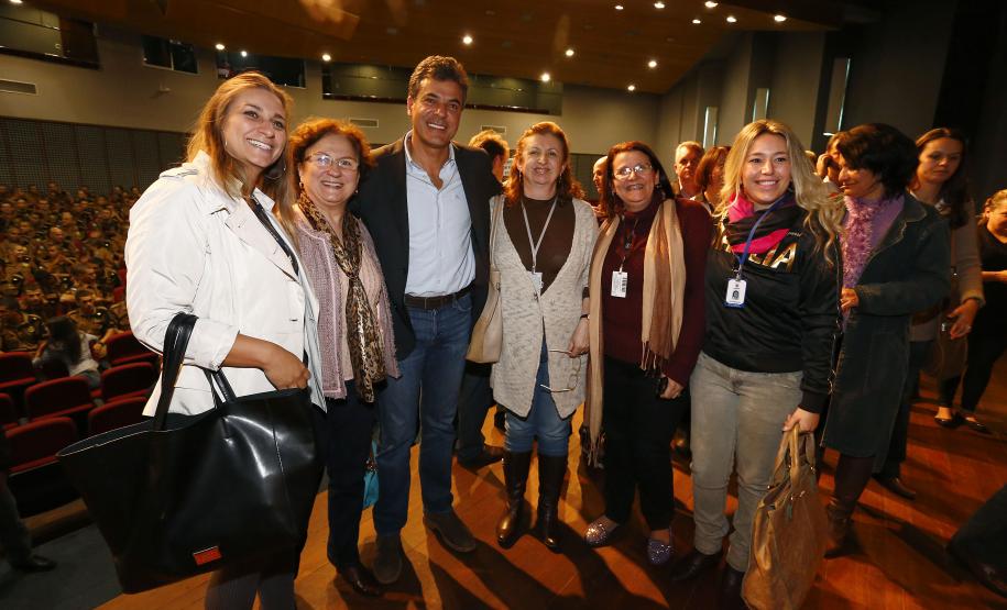 Governo combate a criminalidade com planejamento e investimentos O governador Beto Richa apresentou os novos policiais e bombeiros militares que atuarão em Maringá e região.Maringá, 29-05-14.Foto: Arnaldo Alves / ANPr.