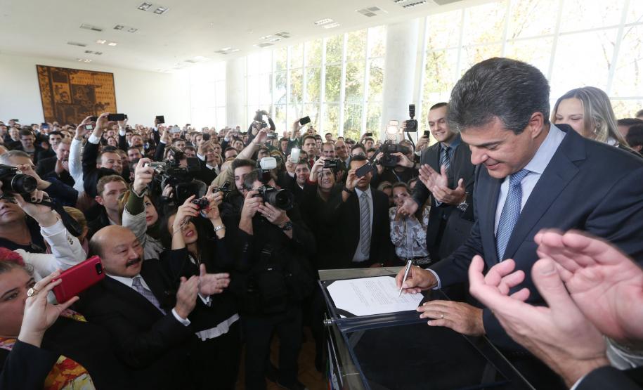 Richa nomeia policiais e Paraná terá delegados em todas as Comarcas