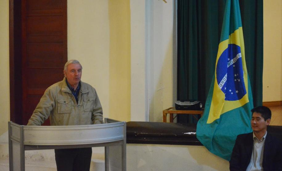 NORBERTO VOSS discorrendo sobre soluções e problemas do bairro