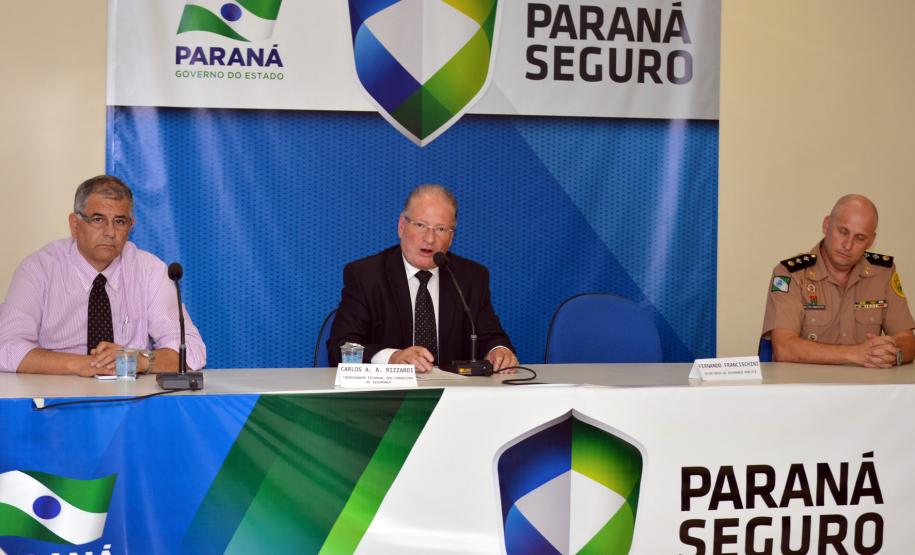 Delegado Paulo Ernesto Cunho (esq.), coordenador Caio Rizzardi e Major Anderson (dir.)