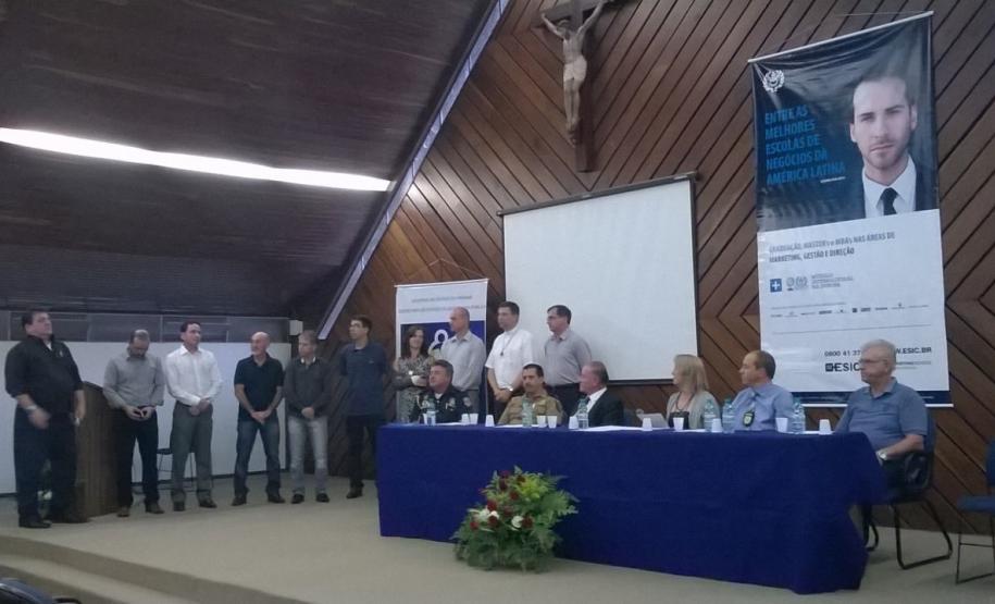 Diretoria eleita do CONSEG Hauer e mesa diretora.