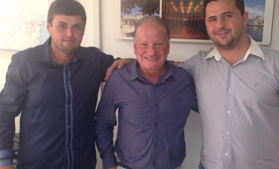 Representantes do município Alto Paraná visitam o coordenador dos CONSEGs Representantes do município Alto Paraná visitam o coordenador dos CONSEGs