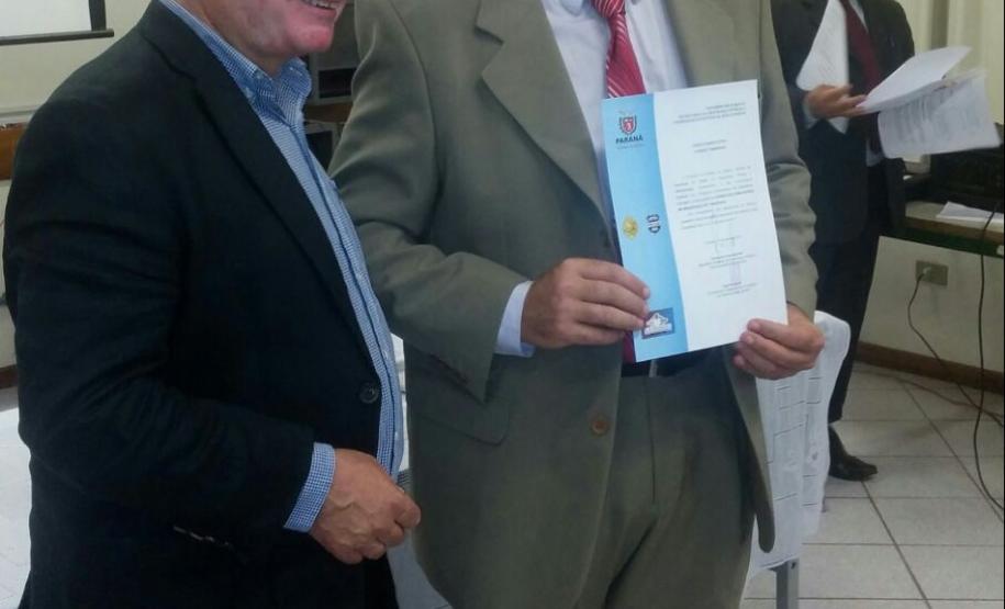 Mais três conselhos foram formalizados nessa semana Caio Rizzardi e o presidente do CONSEG Tamarana Alexandro Torrezan