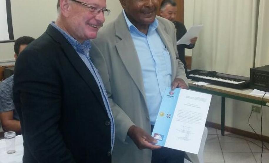 Mais três conselhos foram formalizados nessa semana Caio Rizzardi e o presidente do CONSEG Londrina Sul Roberto Aparecido de Assis