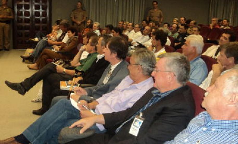 Comando da PMPR se reúne com CONSEGs‏ do Paraná