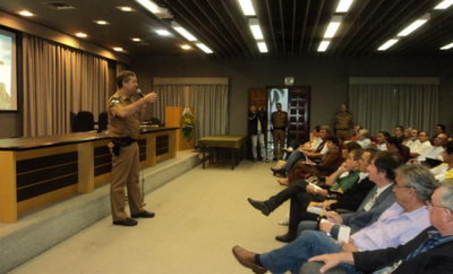 Comando da PMPR se reúne com CONSEGs‏ do Paraná