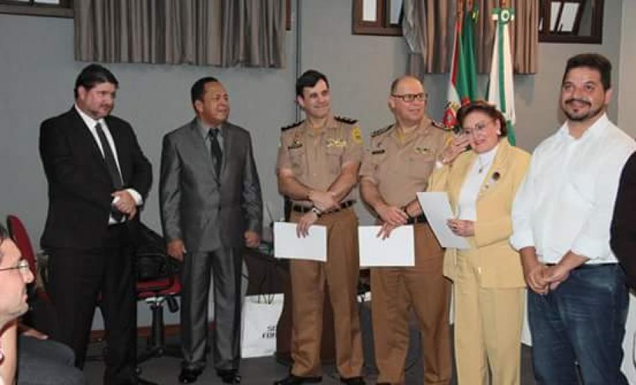 Comandante-Geral da PM participa de solenidade de posse da nova diretoria do CONSEG do Jardim das Américas Comandante-Geral da PM participa de solenidade de posse da nova diretoria do CONSEG do Jardim das Américas