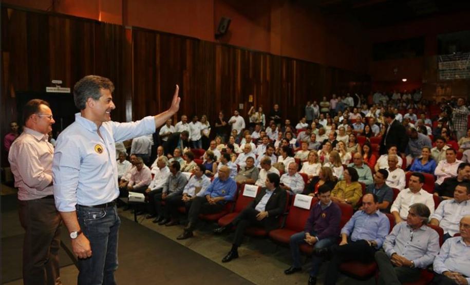 Governador Beto Richa entrega Carta Constitutiva ao CONSEG de Paranavaí