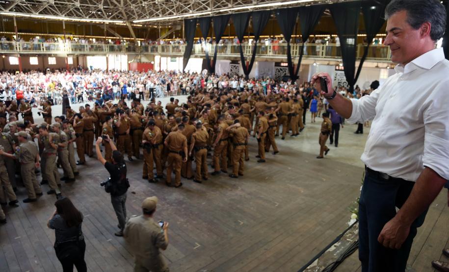 Região dos Campos Gerais recebe reforço no efetivo de segurança O Governador Beto Richa, participou da solenidade de formatura novos policiais militares e bombeiros, em Ponta Grossa, campos gerais.