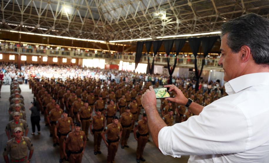 Região dos Campos Gerais recebe reforço no efetivo de segurança O Governador Beto Richa, participou da solenidade de formatura novos policiais militares e bombeiros, em Ponta Grossa, campos gerais.