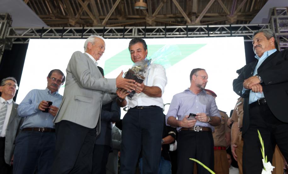 Região dos Campos Gerais recebe reforço no efetivo de segurança O Governador Beto Richa, participou da solenidade de formatura novos policiais militares e bombeiros, em Ponta Grossa, campos gerais.