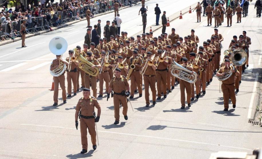 DESFILE DE 7 DE SETEMBRO EM CURITIBA DESFILE DE 7 DE SETEMBRO EM CURITIBA