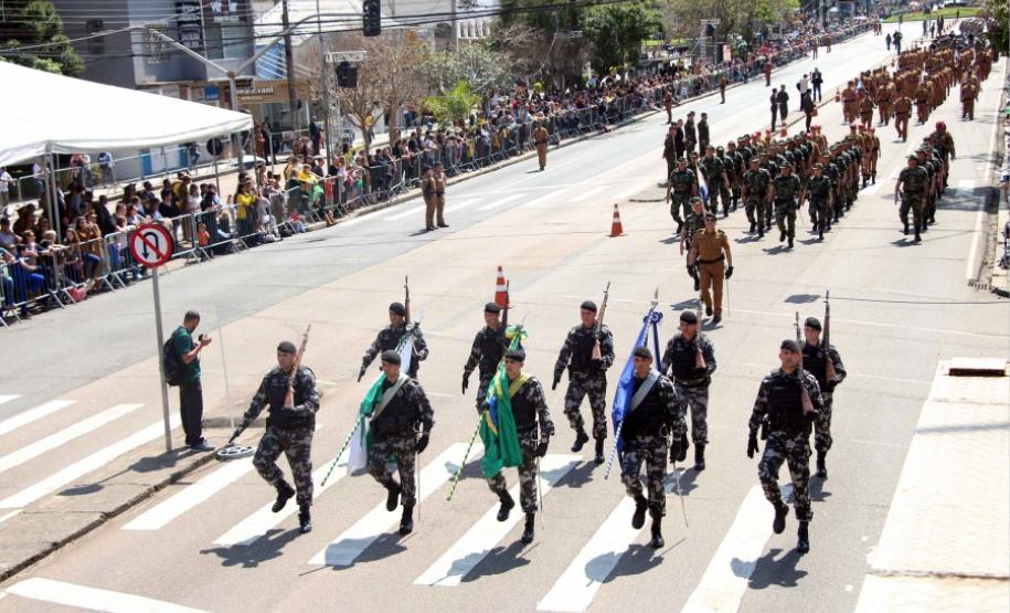 DESFILE DE 7 DE SETEMBRO EM CURITIBA DESFILE DE 7 DE SETEMBRO EM CURITIBA