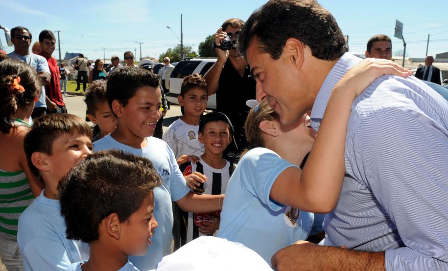 Richa oficializa instalação da primeira UPS e anuncia serviços à comunidade