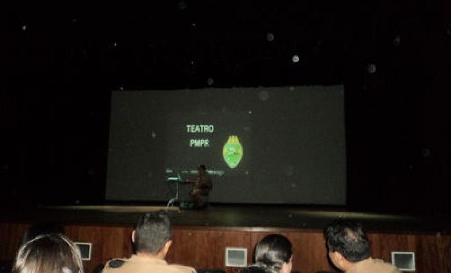 A Coordenação Estadual para assuntos dos CONSEGs e o Batalhão de Patrulha Escolar de Apucarana reuniram-se para um papo sobre drogas