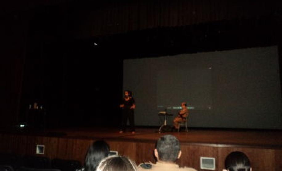 A Coordenação Estadual para assuntos dos CONSEGs e o Batalhão de Patrulha Escolar de Apucarana reuniram-se para um papo sobre drogas