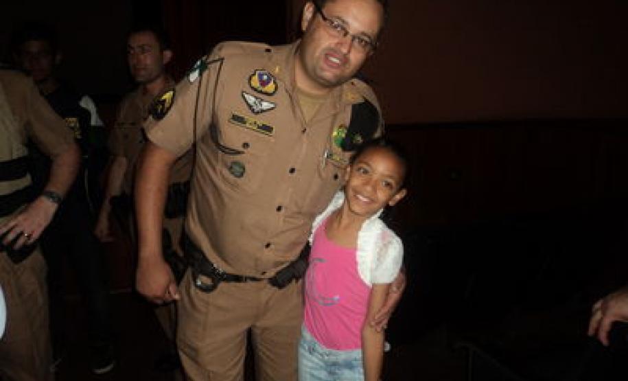 A Coordenação Estadual para assuntos dos CONSEGs e o Batalhão de Patrulha Escolar de Apucarana reuniram-se para um papo sobre drogas.