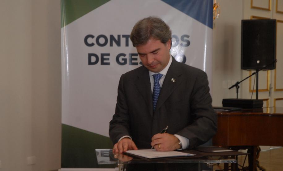 Richa e secretários assinam contratos de gestão que estabelecem 299 metas