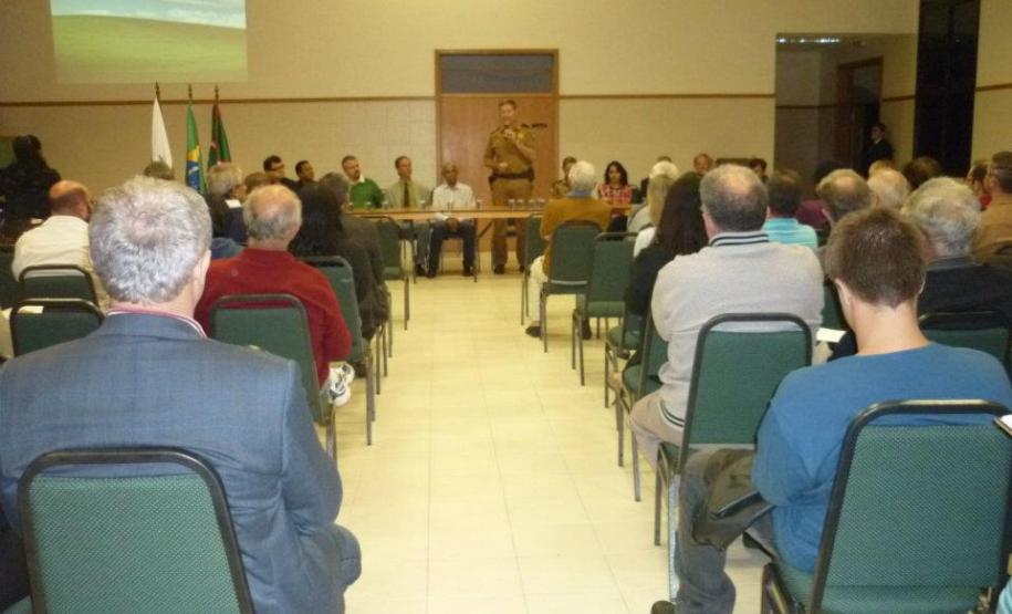 REUNIÃO NO JARDIM DAS AMÉRICAS, COM O COMANDANTE GERAL DA POLÍCIA MILITAR DO PARANÁ – CEL. ROBERSON BONDARUK.